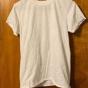 Men’s Gildan White T shirt. Size Small